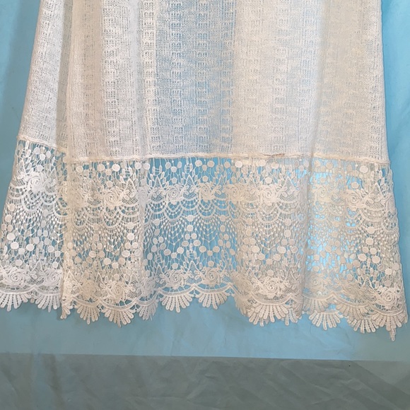 Size L knit shawl lace accent tank - Picture 3 of 3